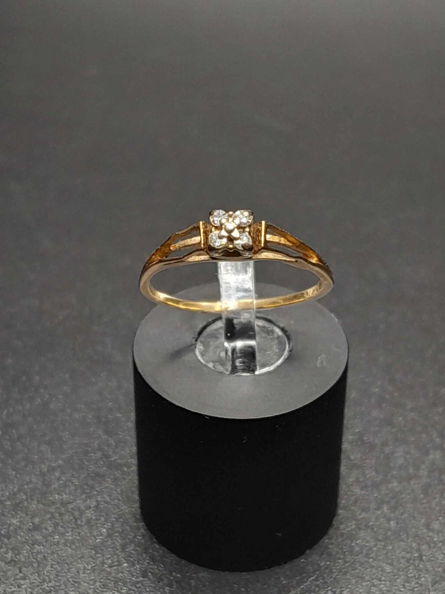 10Kt Gold Diamond Ring